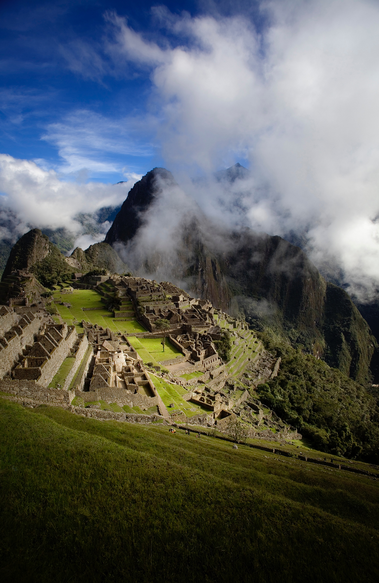 machu-picchu-peru-in-the-clouds-sidebar