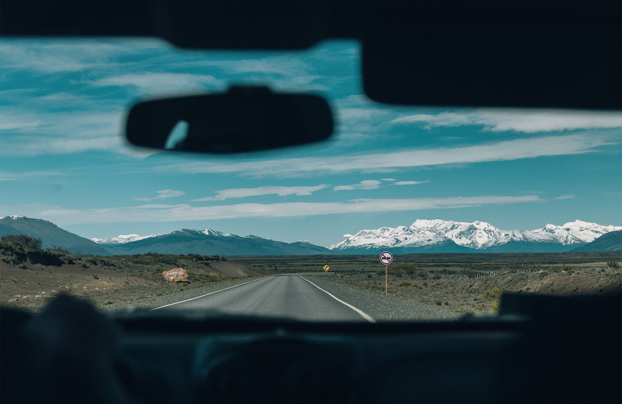 el-calafate-argentina-car-view-mountains-cover
