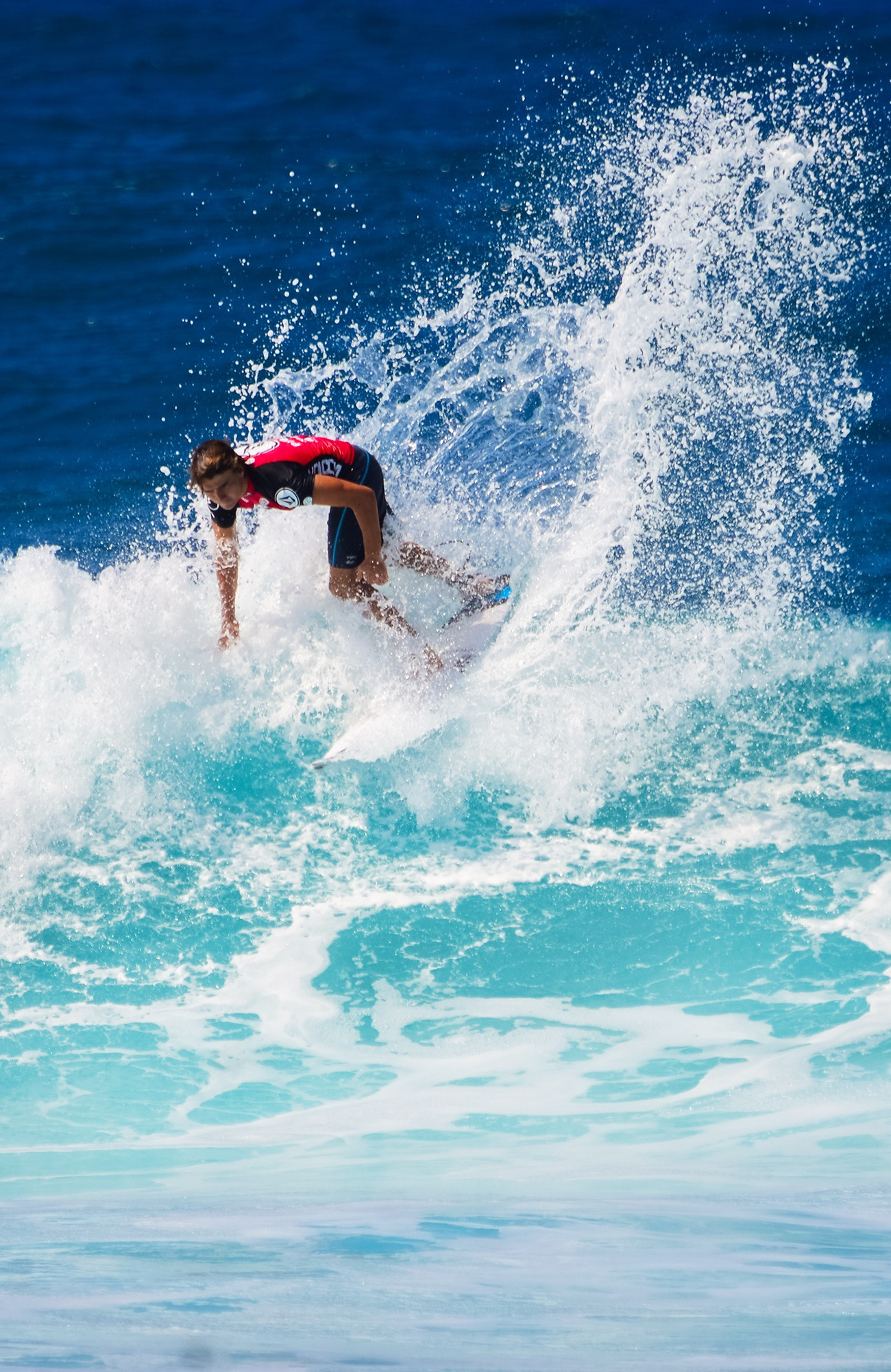 surfing-man-surfing-in-waves-sidebar