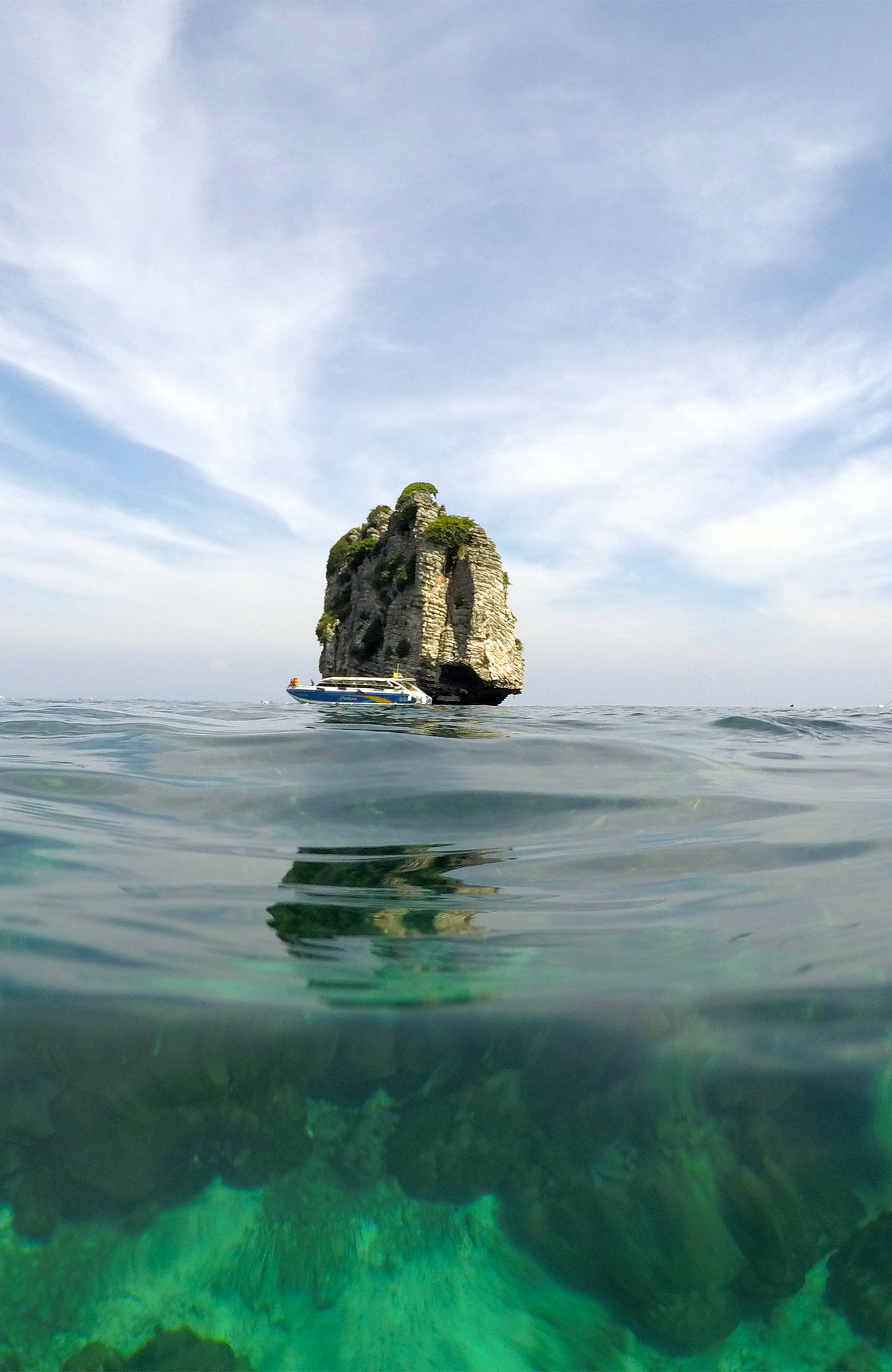 koh-lanta-thailand-cliffs-underwater-sidebar