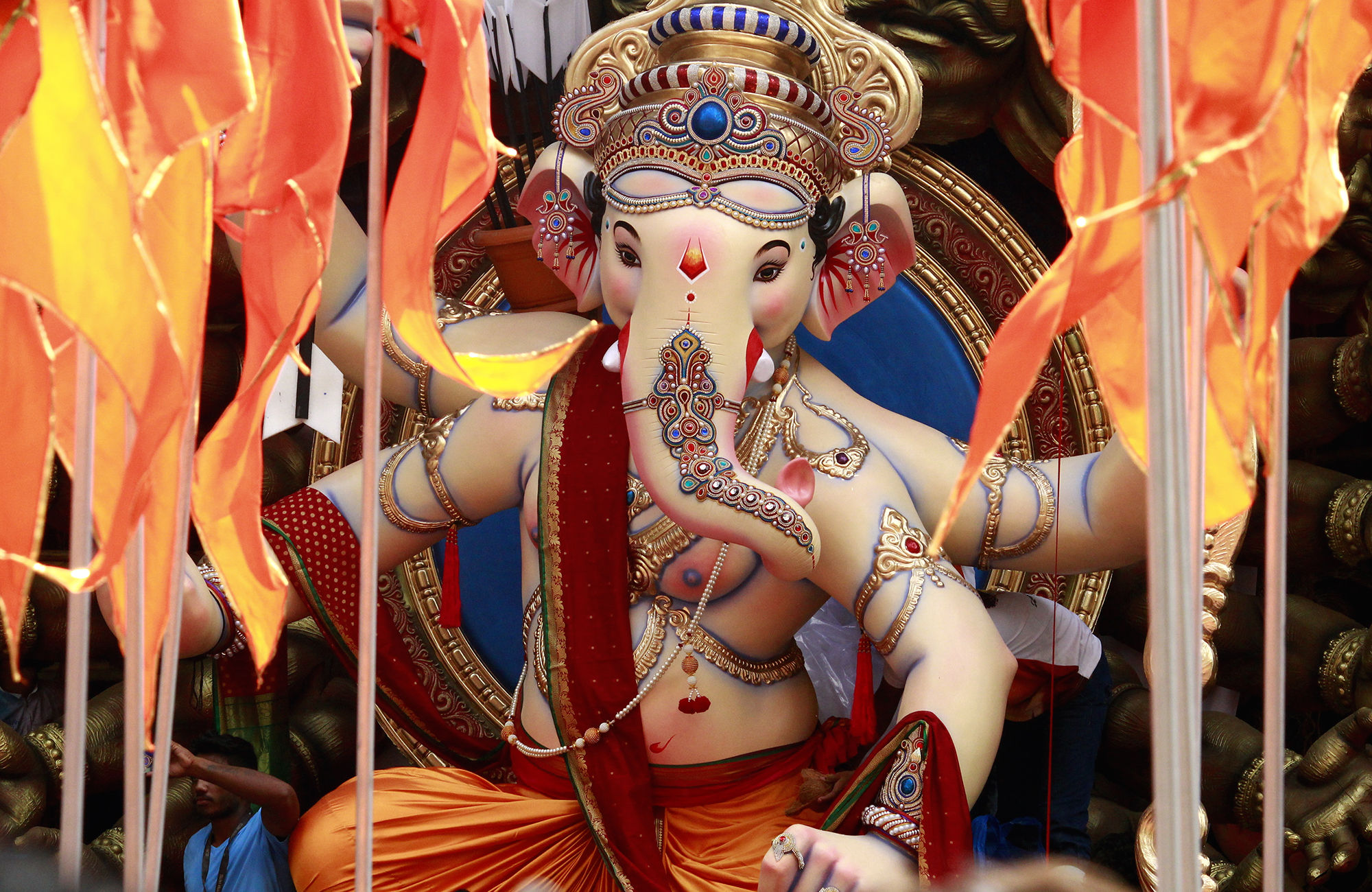 mumbai-india-festival-elephant-statue-cover