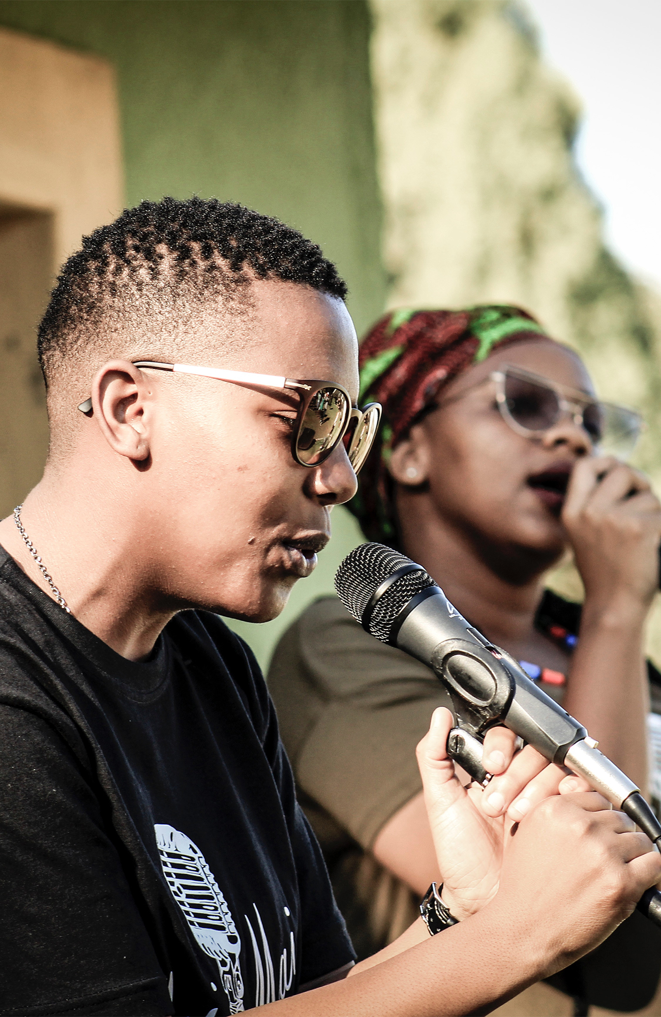 johannesburg-south-africa-singers-closeup-sidebar