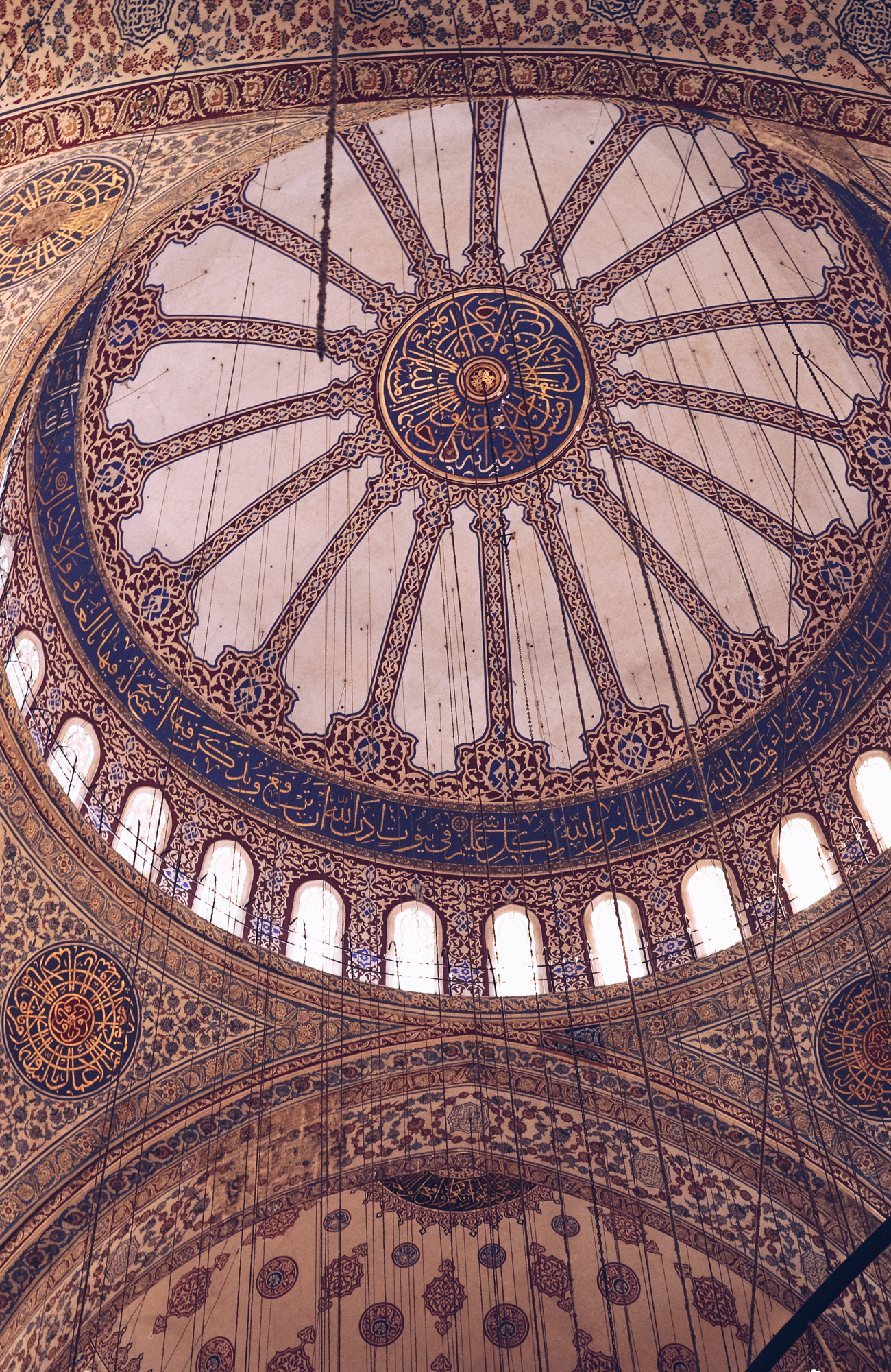 istanbul-turkey-blue-mosque-celijng-sidebar