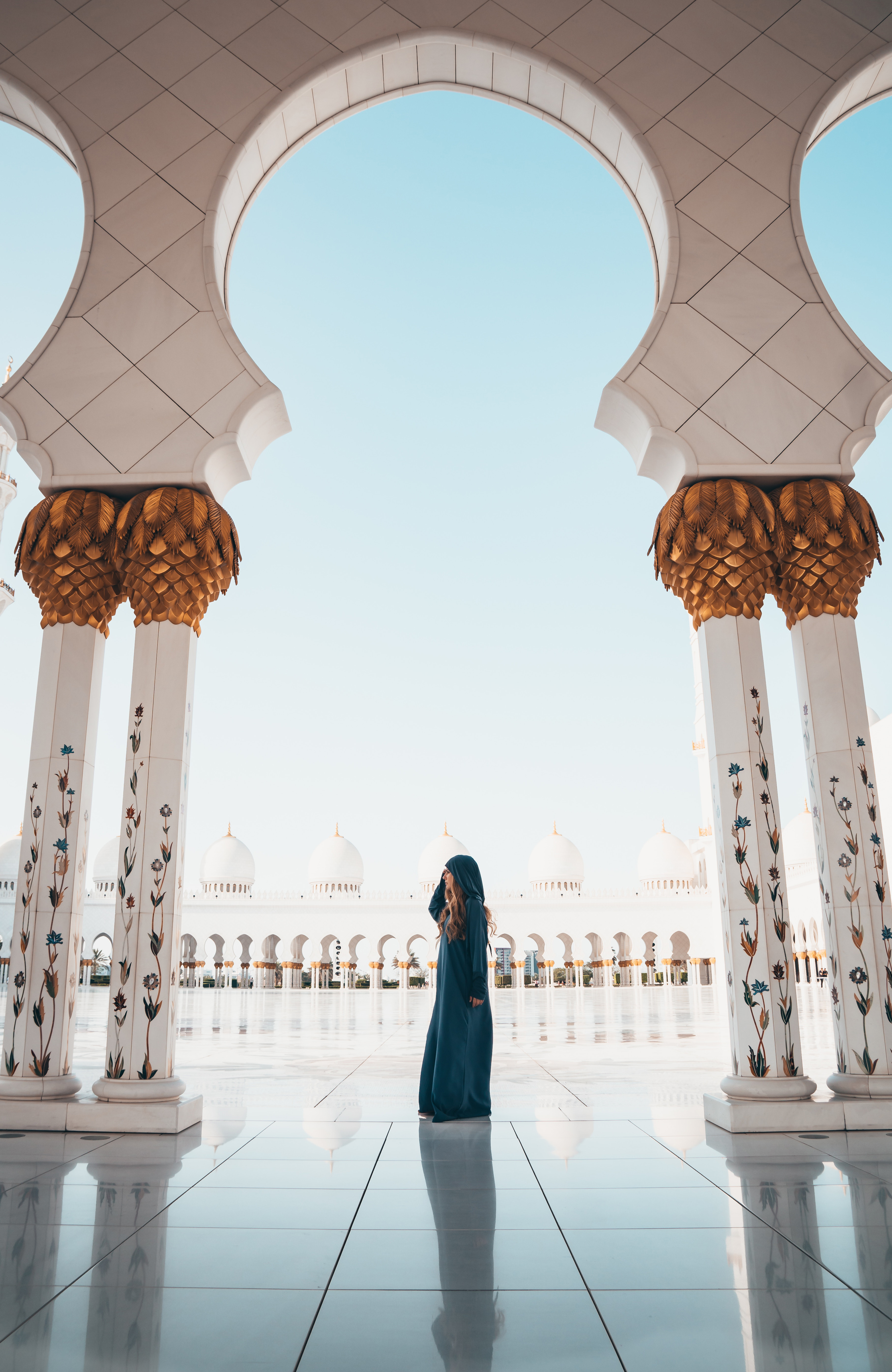 abu-duhabi-mosque-woman-sidebar