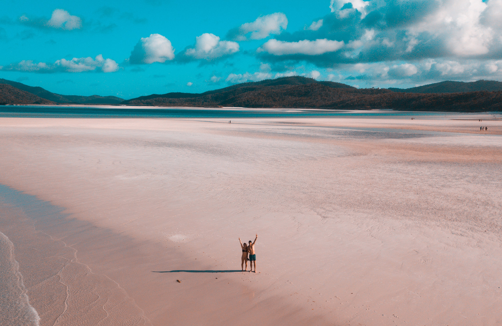 australia-fraser-island-view-from-above-with-couple