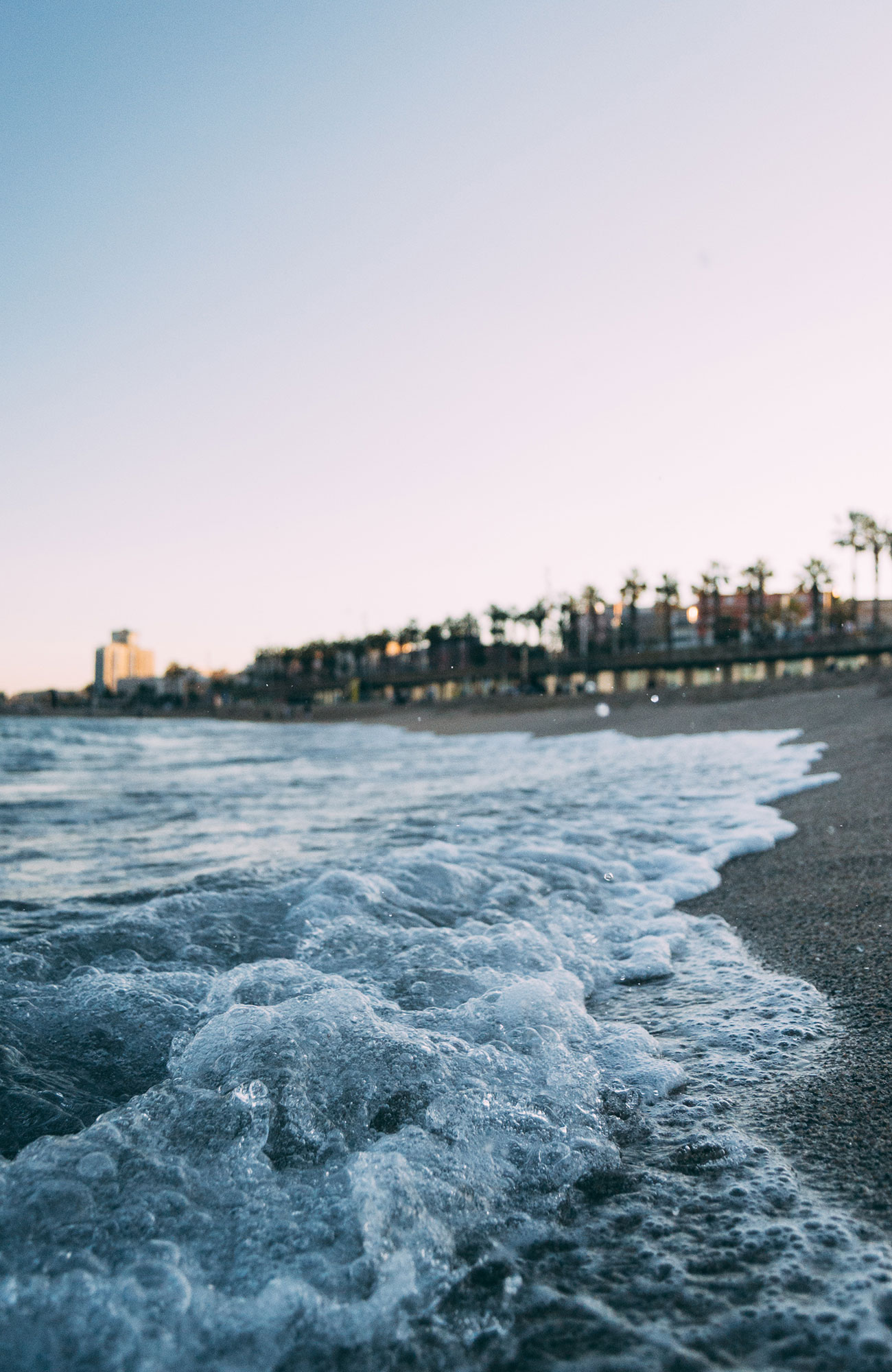 spain-barcelona-beach-la-barcelonetta