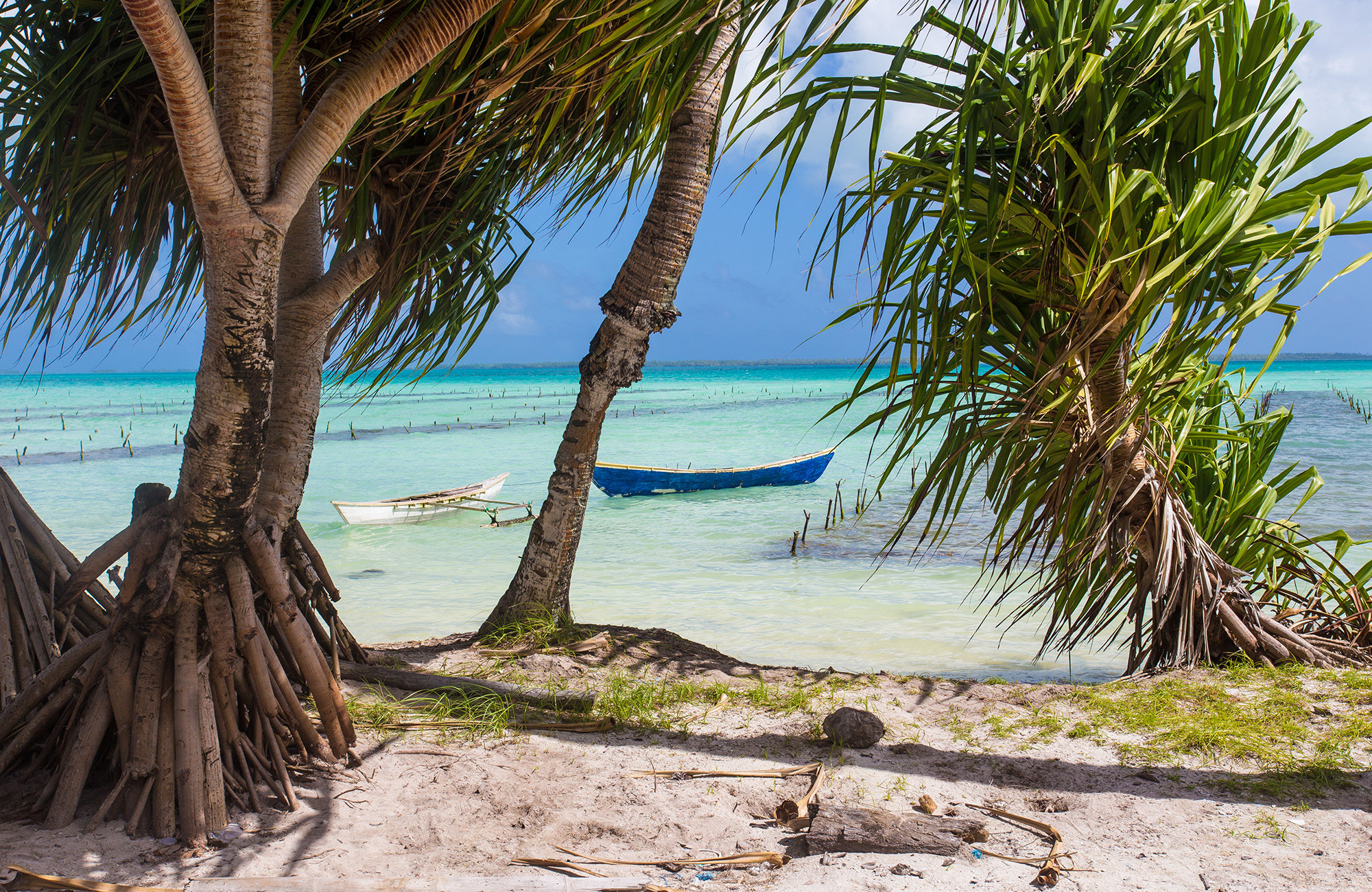 kiribati-oceania-tropical-island-view