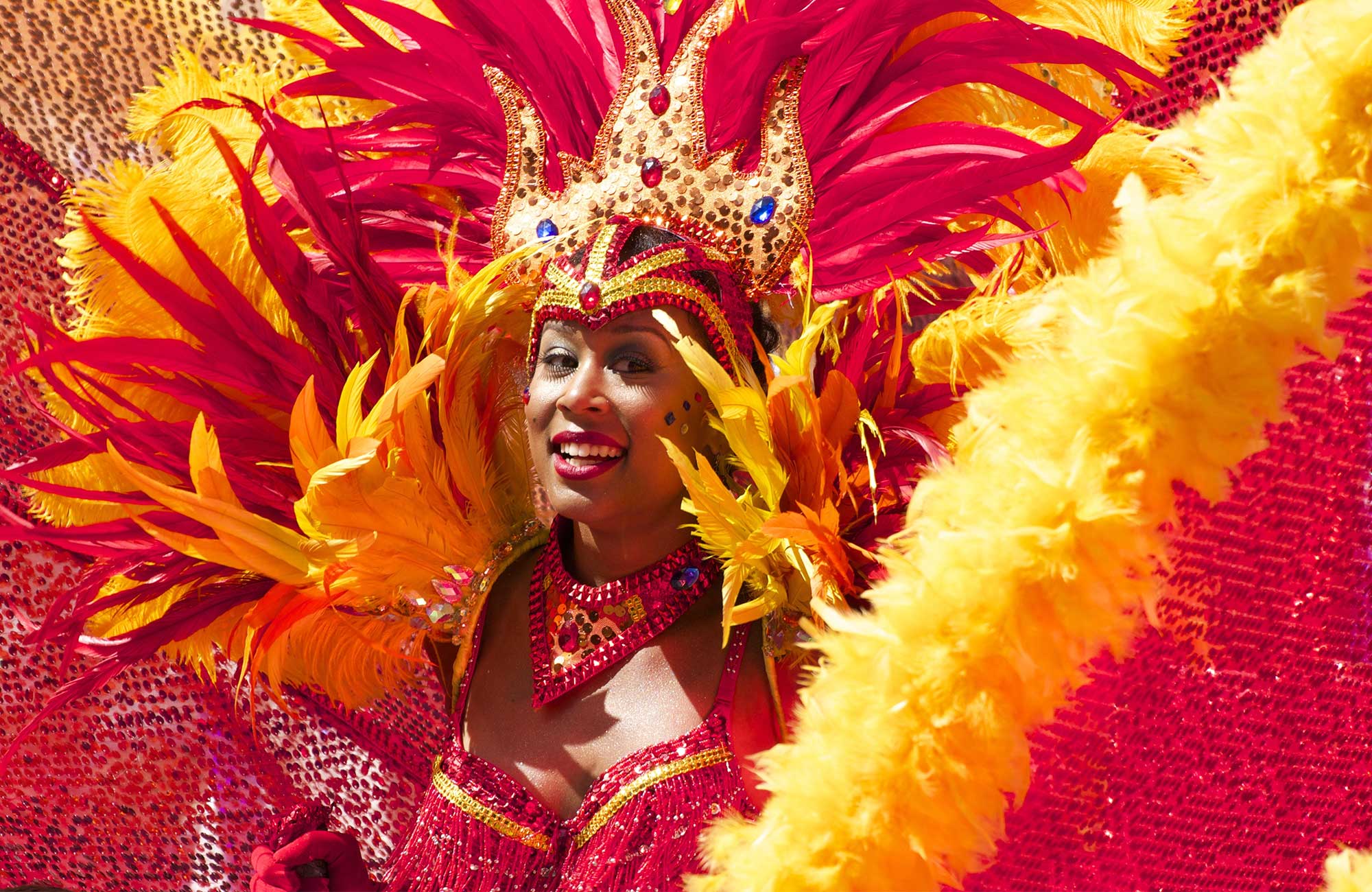 brazil-rio-de-janeiro-woman-dancing-carneval