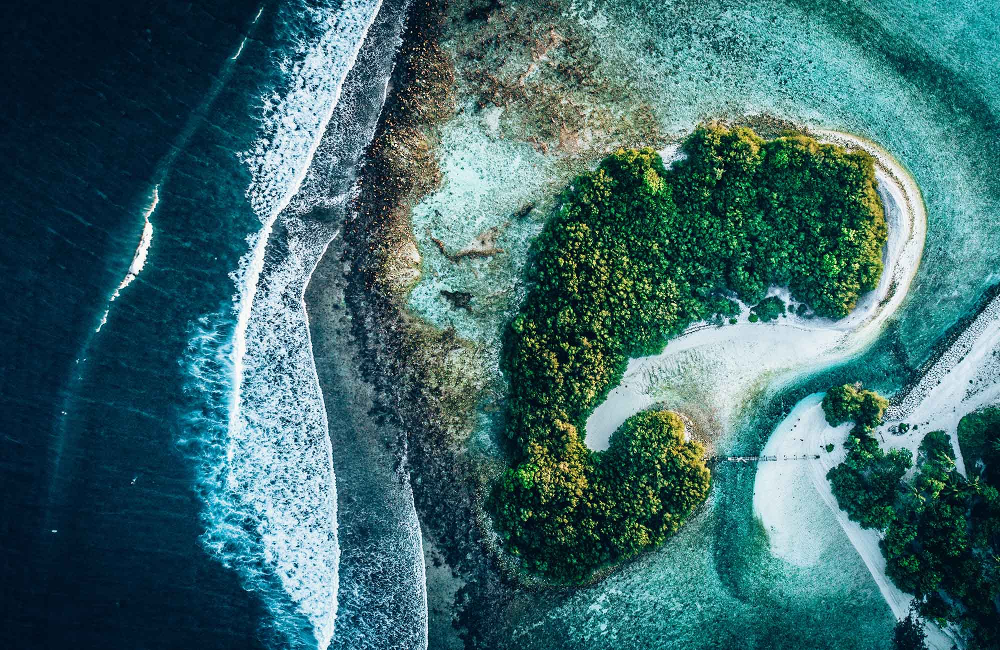 Maldives Thulusdhoo Seen From Above Cover