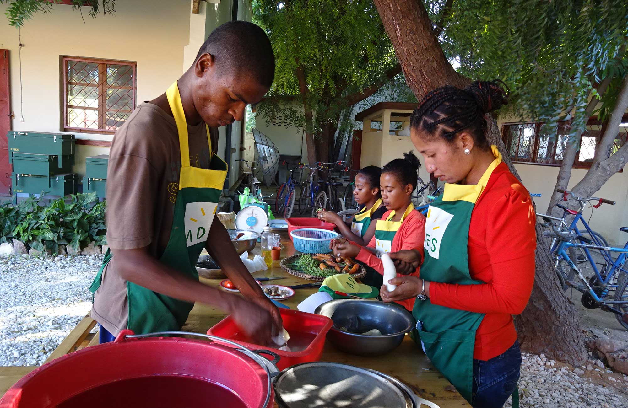 Myclimate Madagascar Initiative Parabolic Cookstove Training Cover