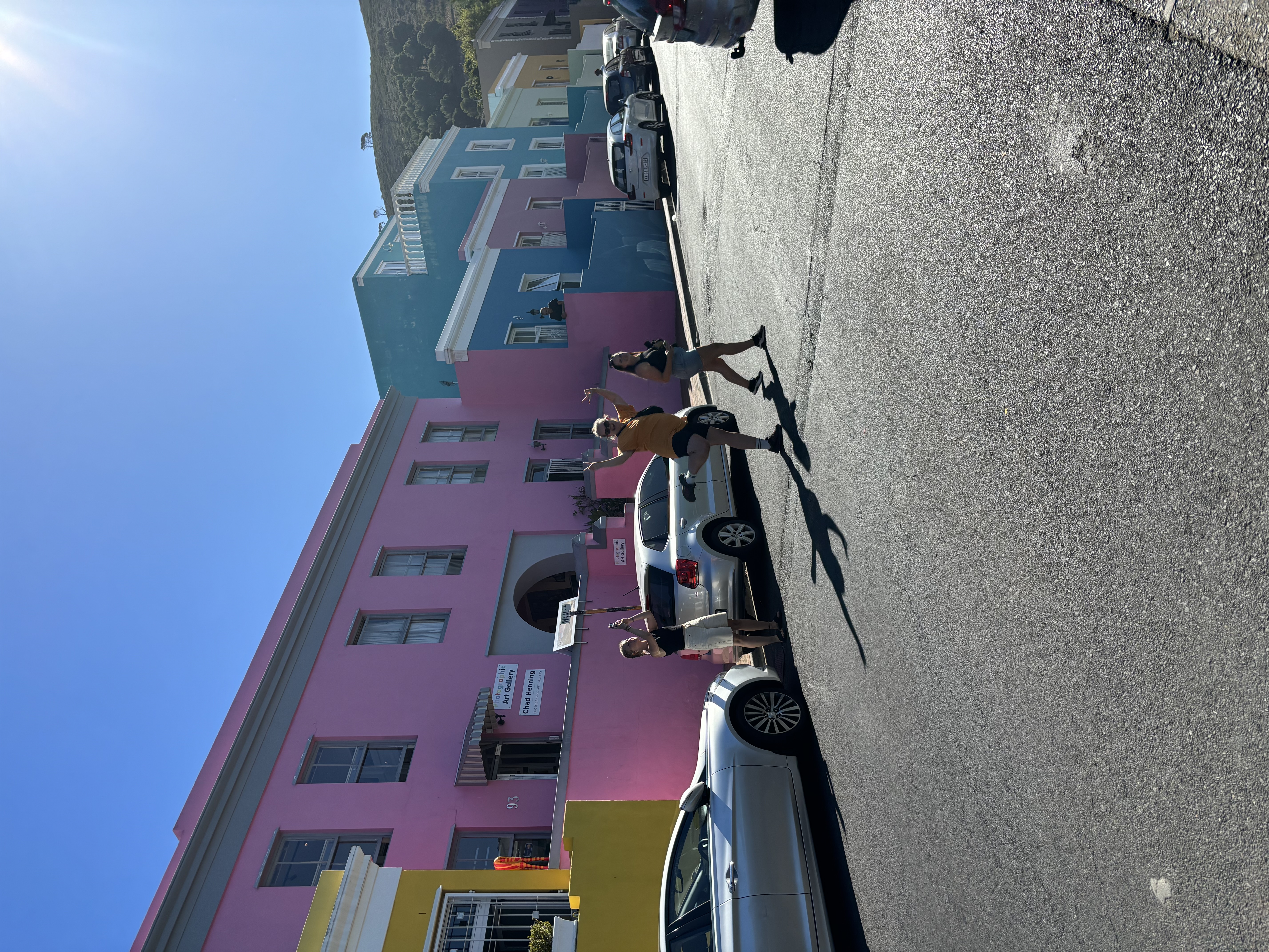 Thea & tripmates ferðafélagar hennar í Bokaap in Cape Town