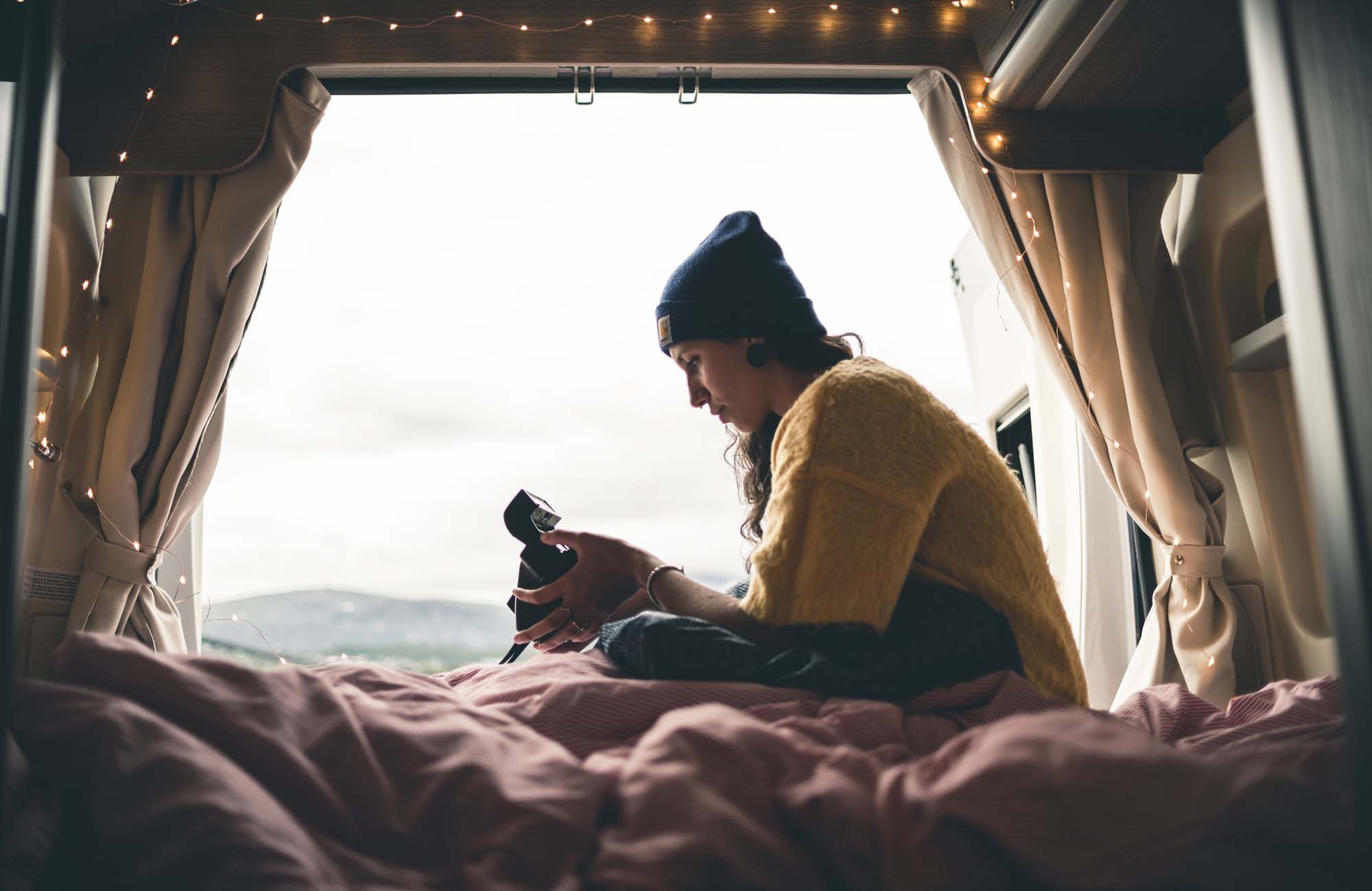 campervan-girl-in-van-transport