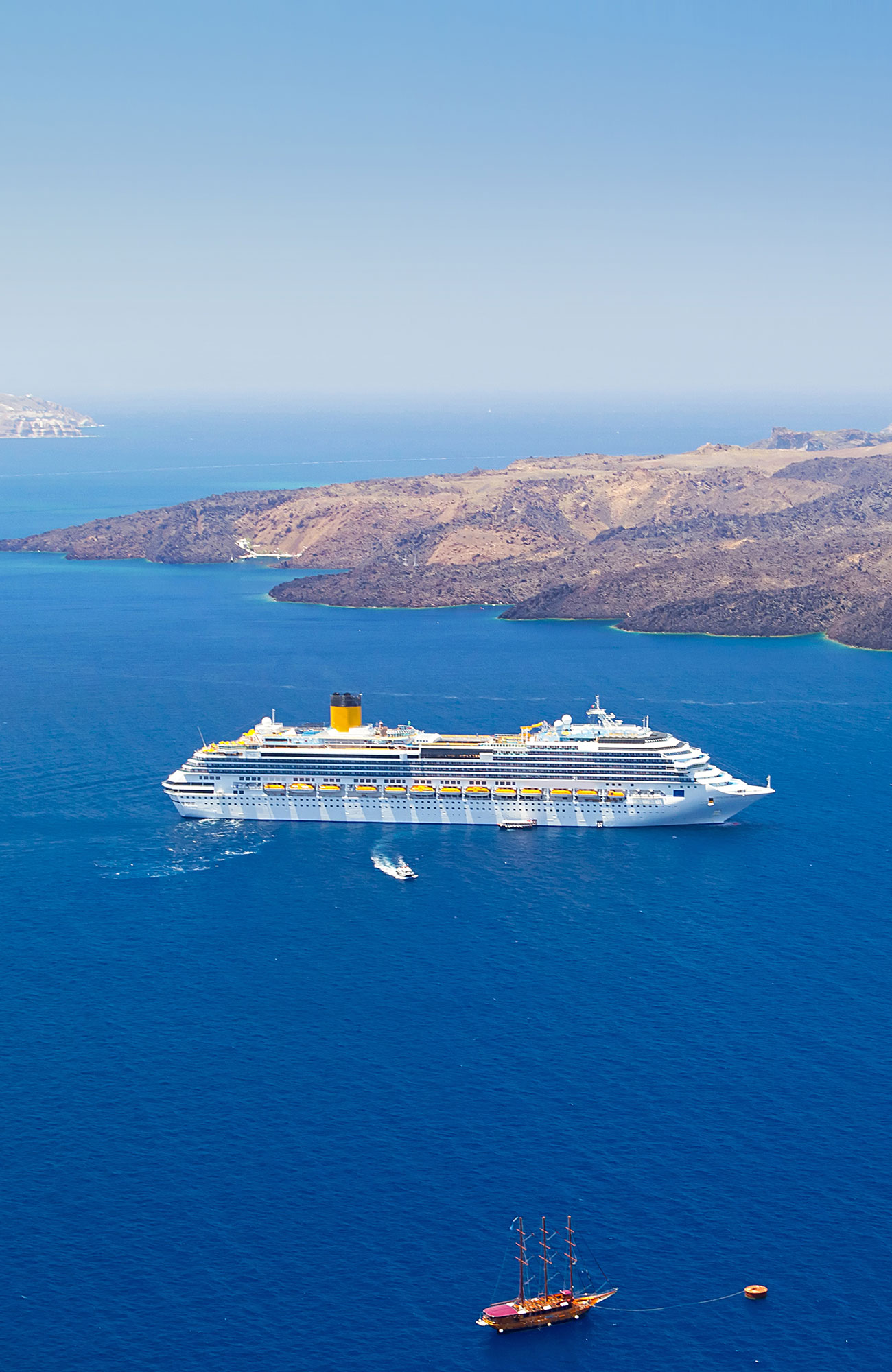 Bátur sem flyur fólk í eyjahoppi erlendis