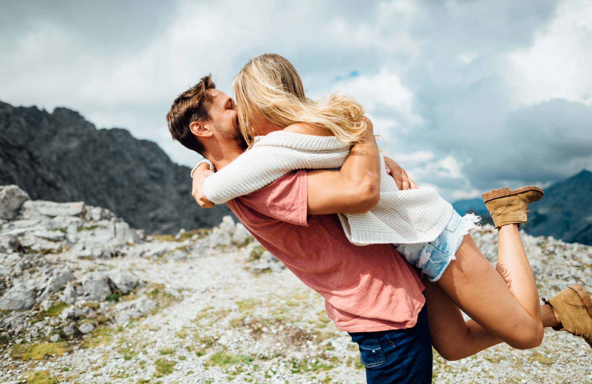 couple-hugging-cover