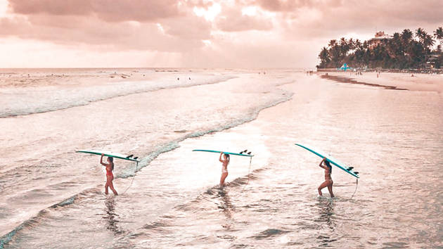 surfboards-sunset-sri-lanka_1280x720_for_navi_web